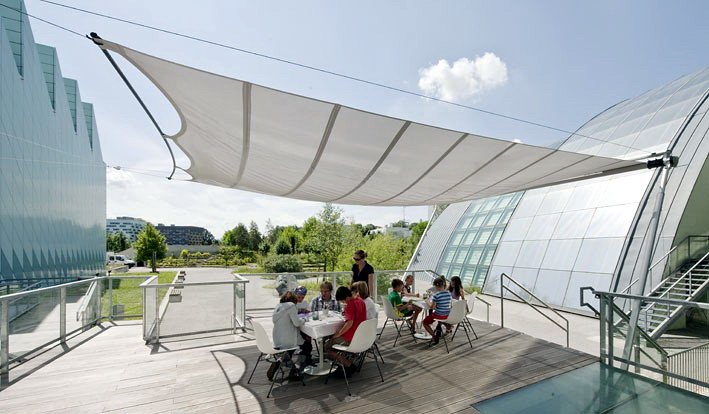 Datei:Landesmuseum Terrasse.jpg