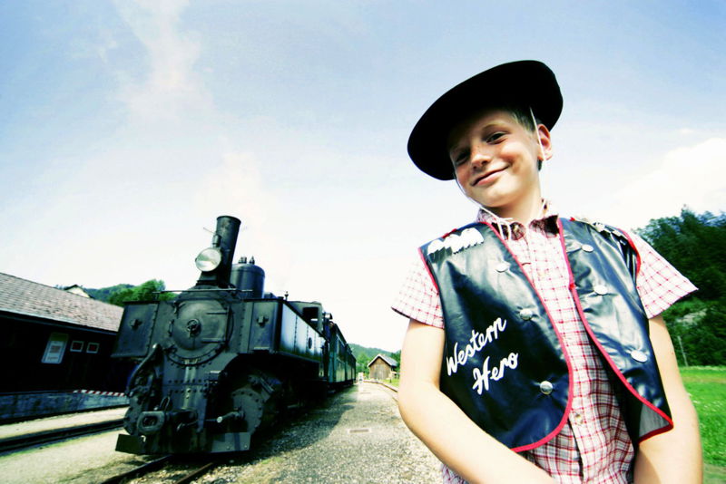 Datei:Ötscherlandexpress Kind Station.jpg