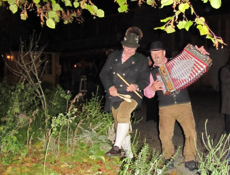 Datei:Ortsübergabe Musikanten.jpg