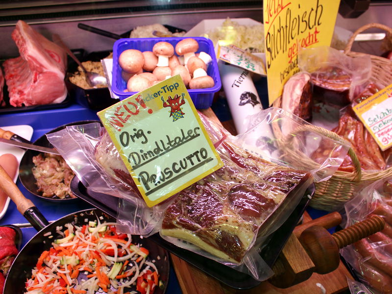 Datei:Hubi Blick in Kühlung.jpg