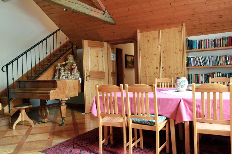 Datei:SH-Giebelzimmer vorher.jpg