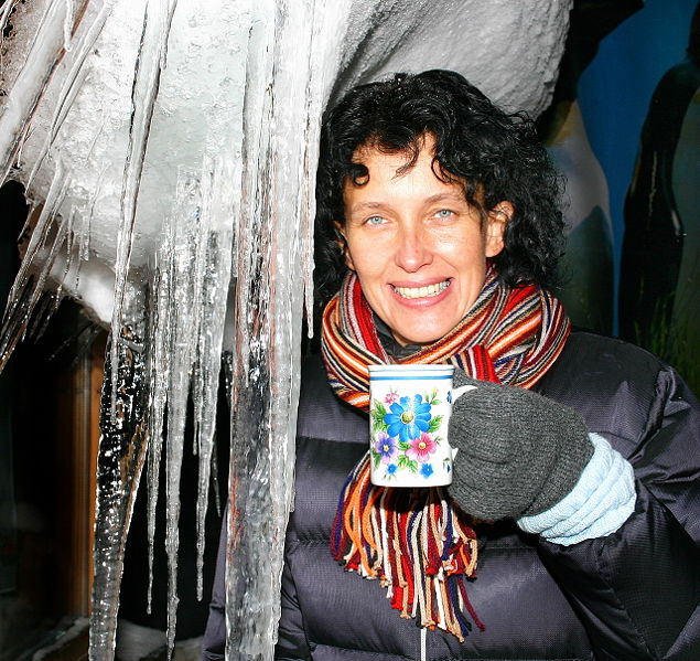 Datei:SD -Mädl-Eiszapfen Glühmost.jpg