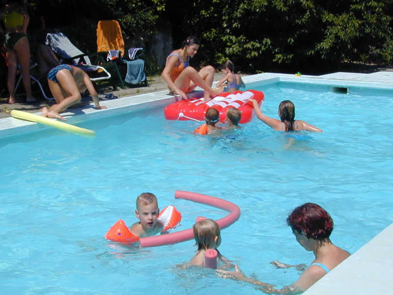 Datei:SH Kinder Freibad.jpg