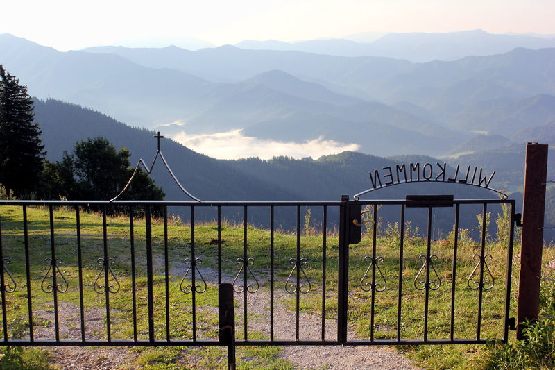 Datei:EST Tor Nebel.jpg