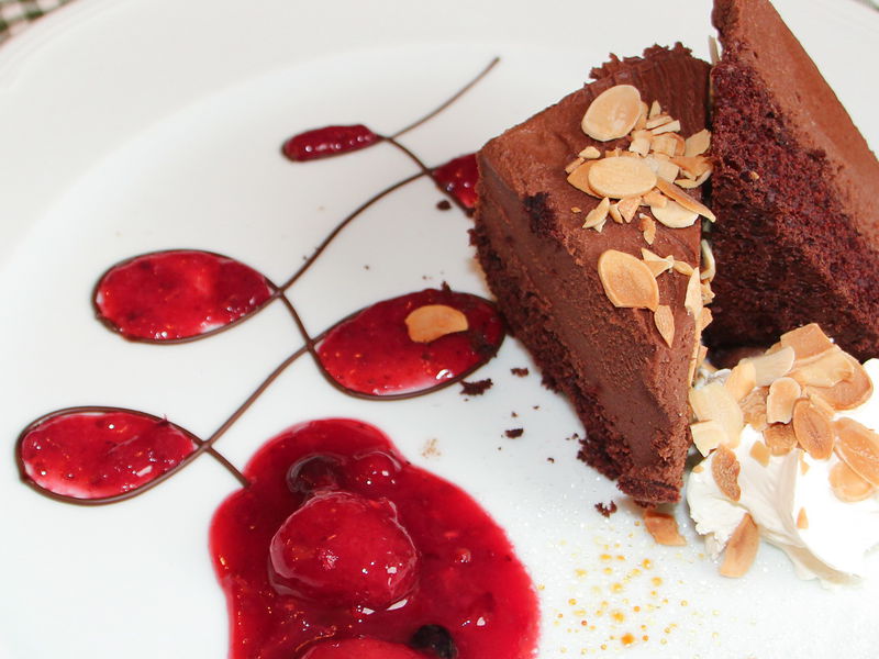 Datei:Veganer Schoko m Fruchtspiegel.jpg