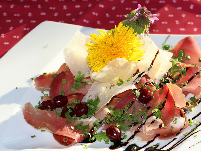 Datei:SK Dirndlprosciutto .JPG