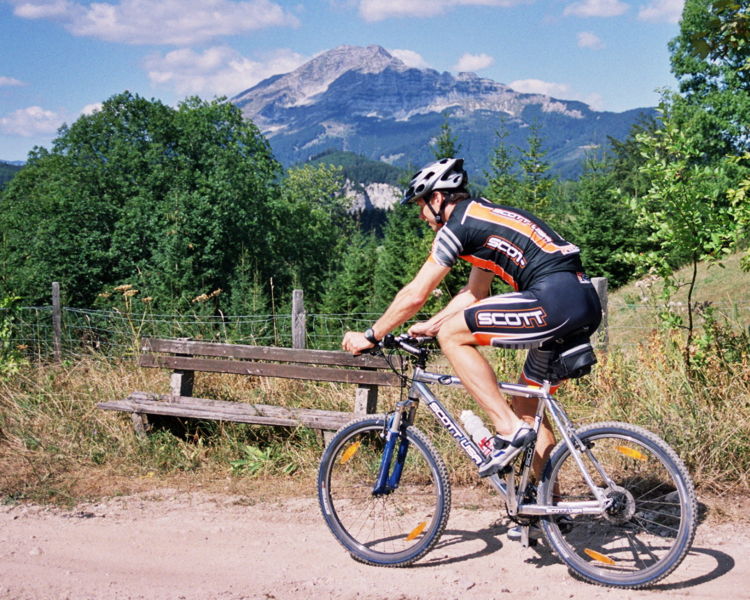 Datei:MTB Heli in Fahrt MGratz.jpg