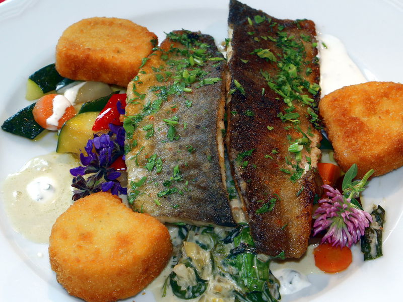 Datei:SK Fisch mit Frishgemüse.jpg