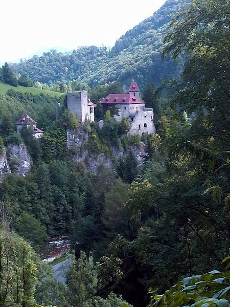 Datei:Weisenburg seitlich3.jpg