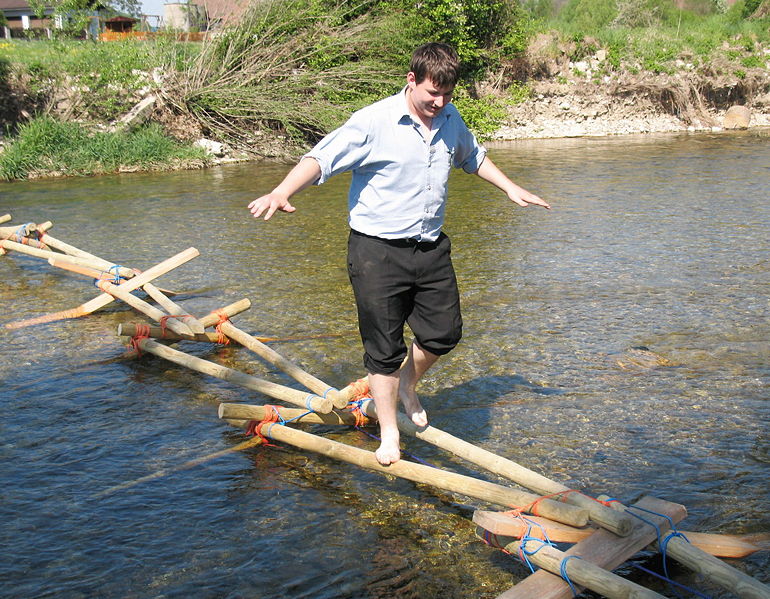 Datei:Outdoorübung Pielachquerung.jpg