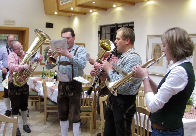 Datei:Blasmusik Omafeier2012.jpg