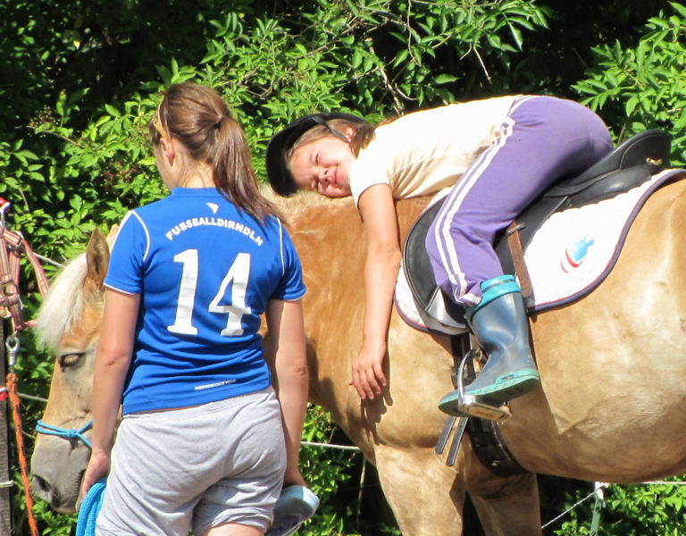 Datei:Kinderglück m Pferd.jpg