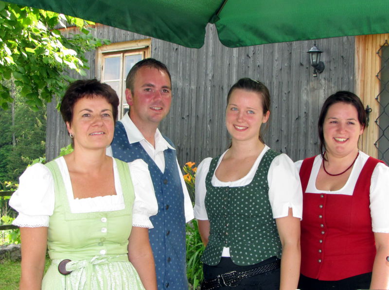 Datei:Sja Andi Michi Verena.jpg