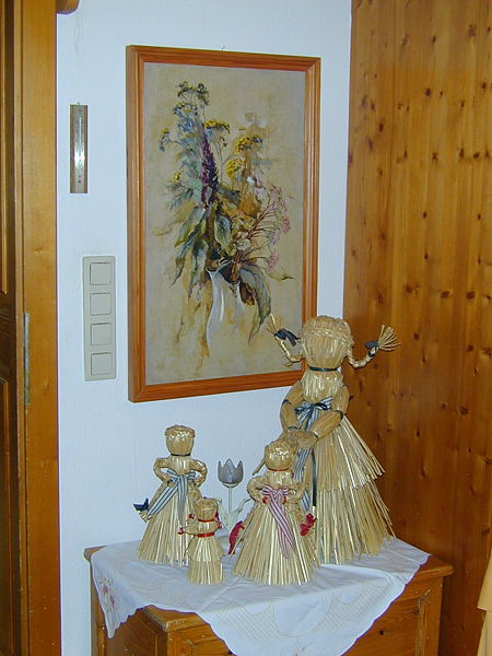 Datei:Strohpuppen.jpg