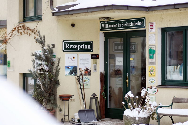 Datei:SH Eingang Vierkant.jpg