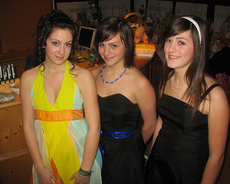 Datei:Erster Ball 1998.jpg