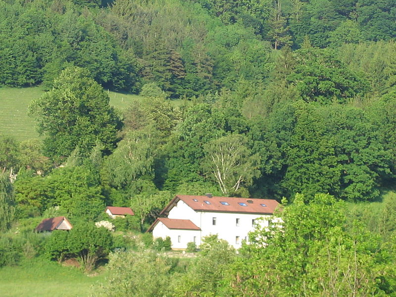 Datei:HKW Lage am Südhang.jpg