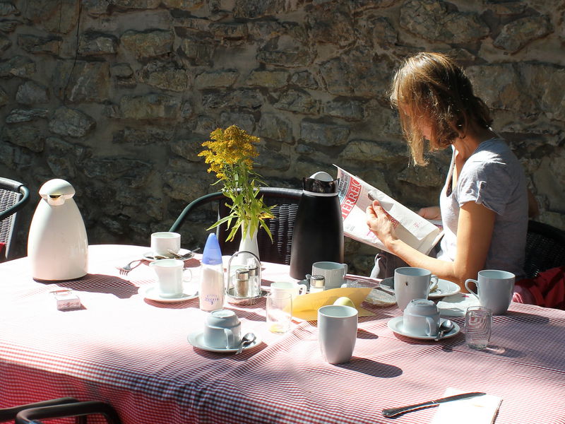 Datei:SH Frühstücksidyll4.jpg