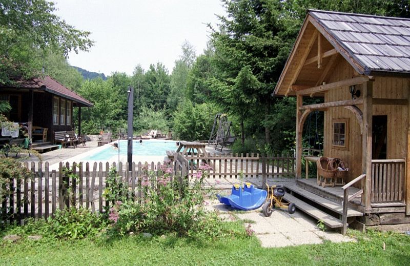 Datei:SH Schwimmbad.jpg