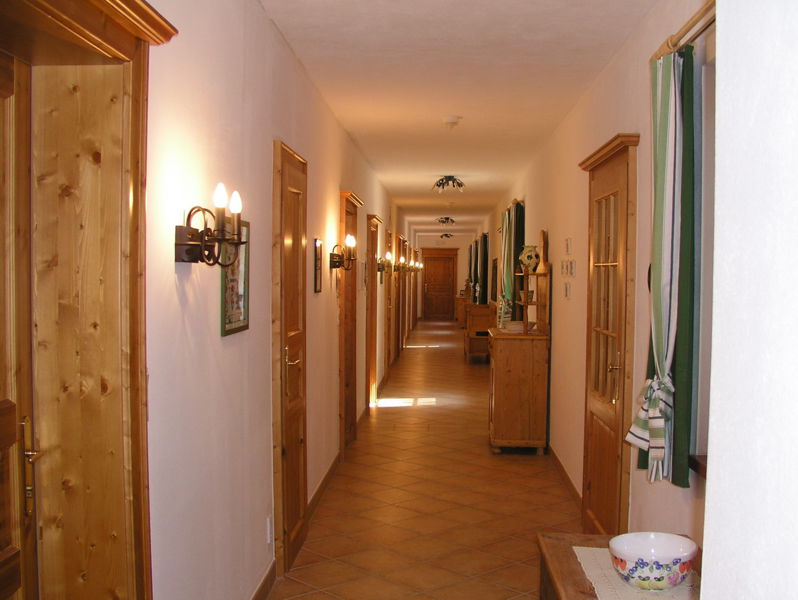 Datei:SD Talblick Zimmergang 1St.jpg