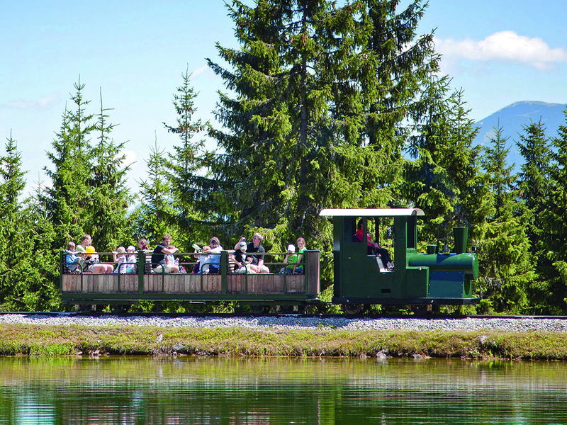 Datei:Holzknechtland Waldbahn.jpg